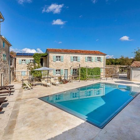 Awesome Apartment In Zminj Bagian luar foto