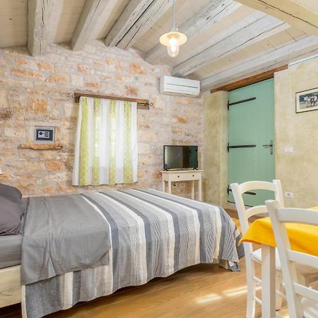 Awesome Apartment In Zminj Bagian luar foto